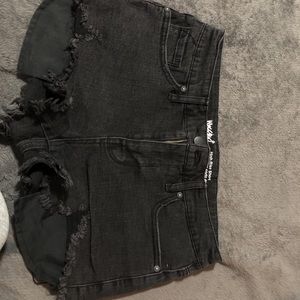 Women’s size 6/28 shorts!